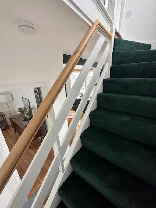 Stylish Unique 3 Bedroom House Holiday home