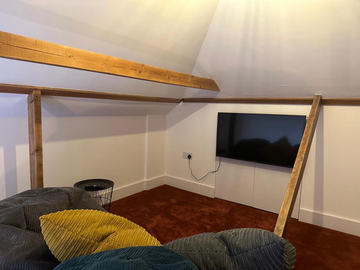 Stylish Unique 3 Bedroom House Hastings