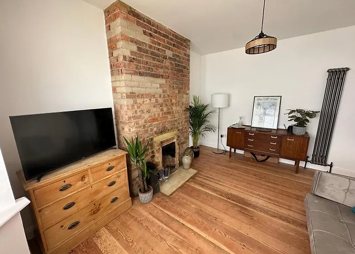 Stylish Unique 3 Bedroom House Hastings